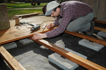 Cr&eacute;ation d'une terrasse &agrave; Saint-Quentin : guide des mat&eacute;riaux et &eacute;tapes